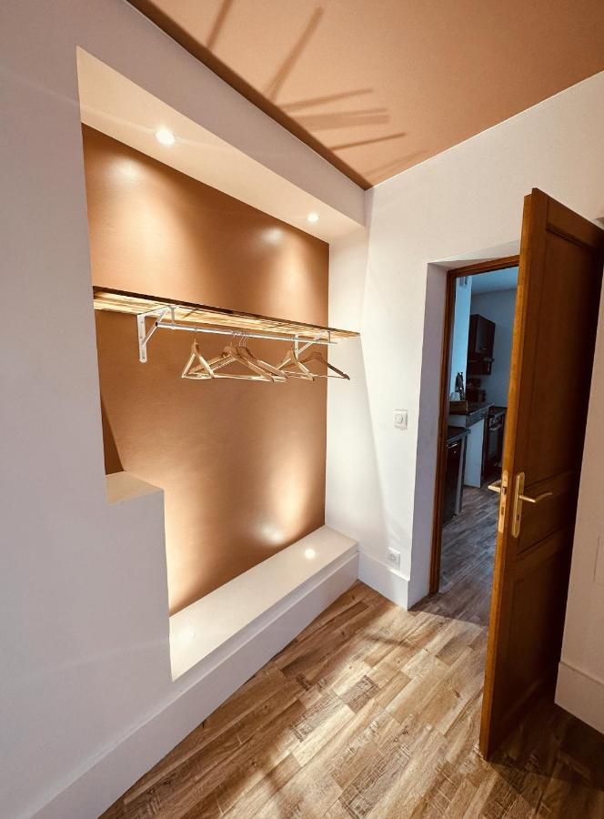 Studio 2 Du Spa Celinie Warcq Esterno foto
